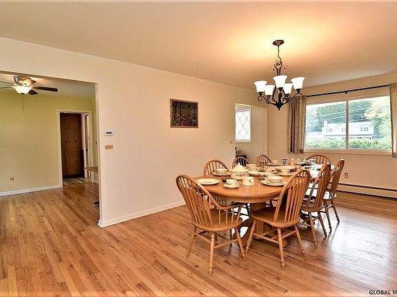 5th image of 3 Willowbrook Ln