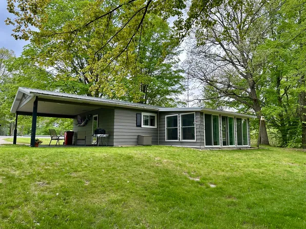 8942 E M 20, Hesperia, MI 49421
