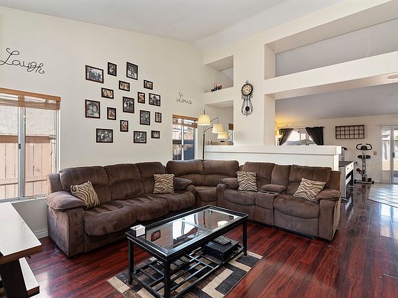 5th image of 15836 Padre Ct