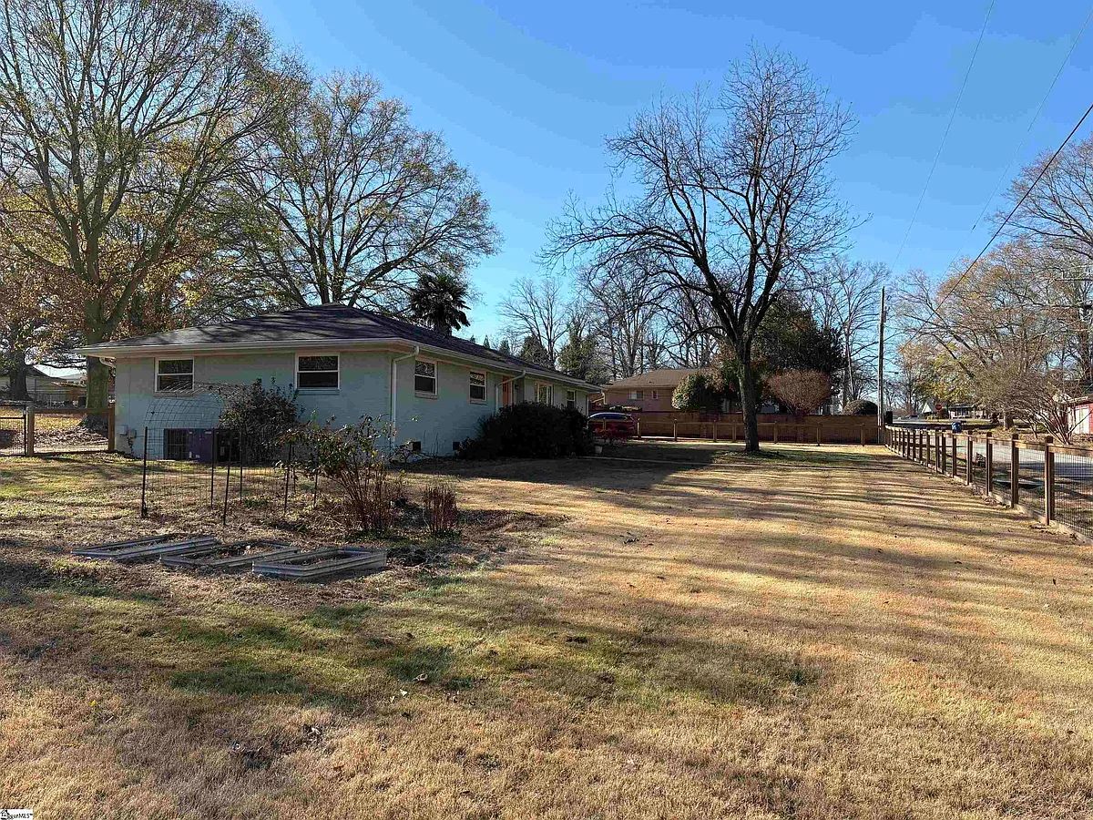 Building Photo - 102 Muse Cir
