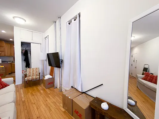 Rented by Compass | media 28