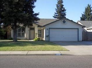2536 Country Manor Dr, Riverbank, CA 95367