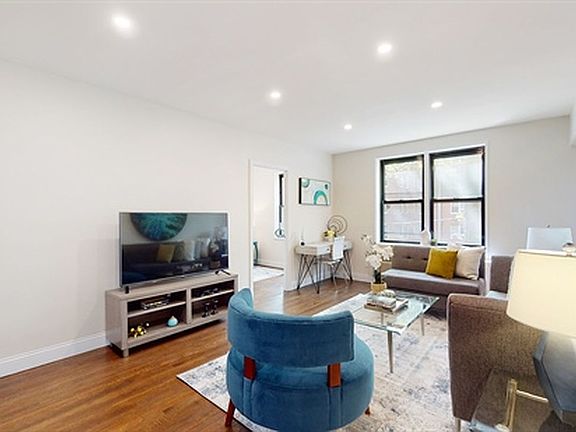 4th image of 665 Thwaites Pl APT 2R