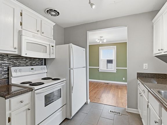 4th image of 3904 Dakota Ave