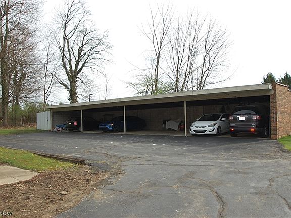 3rd image of 44 Southwoods Ave