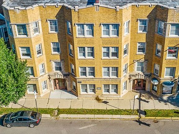 3rd image of 2200 W Foster Ave #1