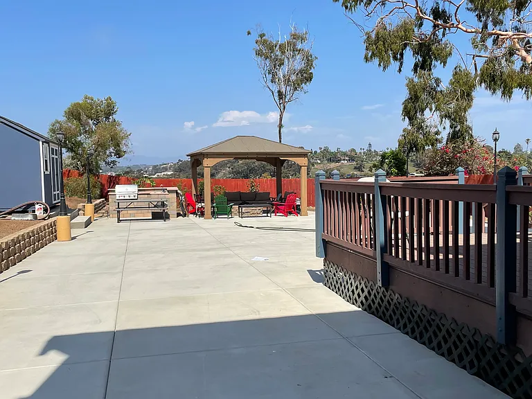 1128 S Clementine St S — Photo 3