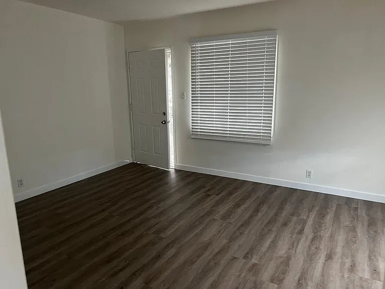 224 E Avenue 42 #1/2 — Photo 2