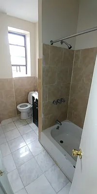 Rented by Lang Realty LLC | media 4