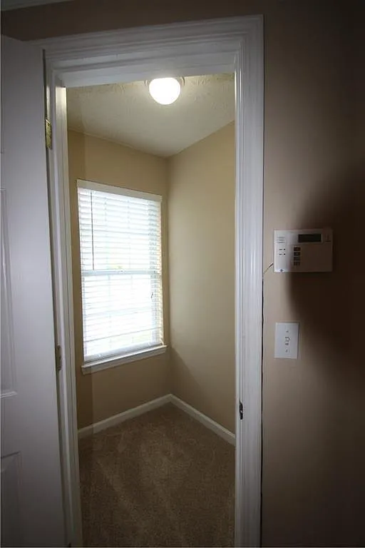 1007 Yellow River Dr — Photo 3