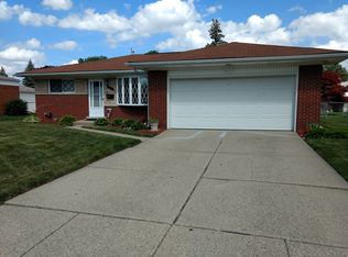 32154 Dover Ave, Warren, MI 48088