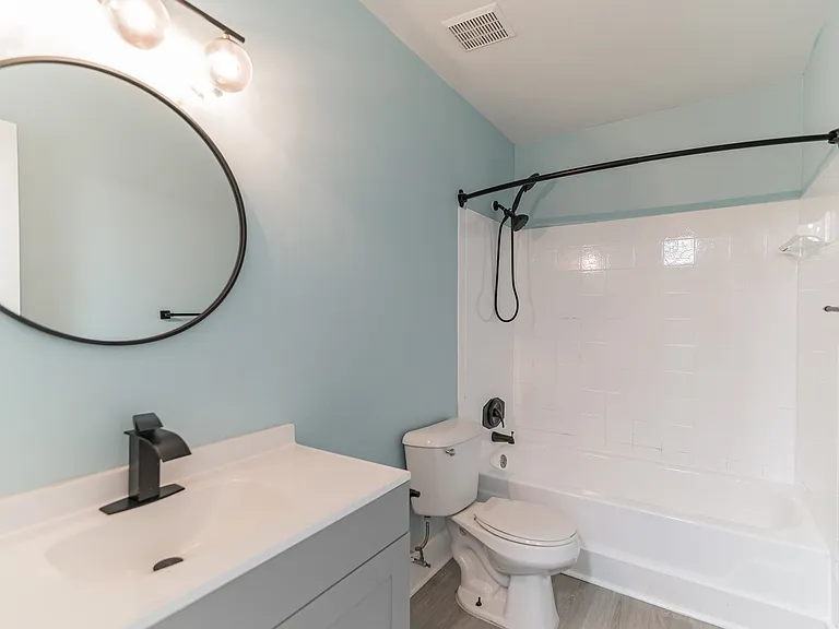 Taro Walk Bathroom