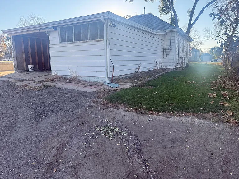 816 Meeker St — Photo 6
