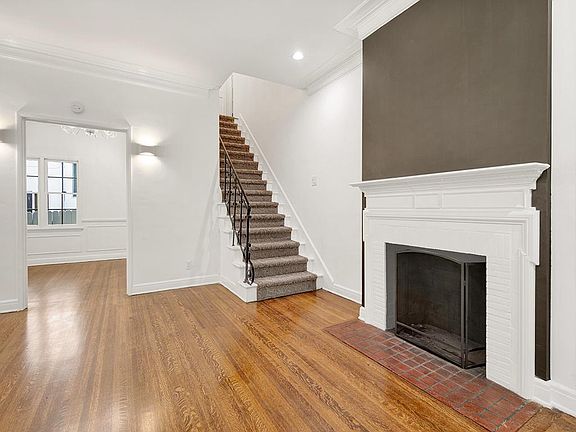 3rd image of 7467 Hollywood Blvd APT 3