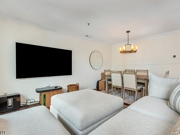 4th image of 44 Ridgedale Ave #114