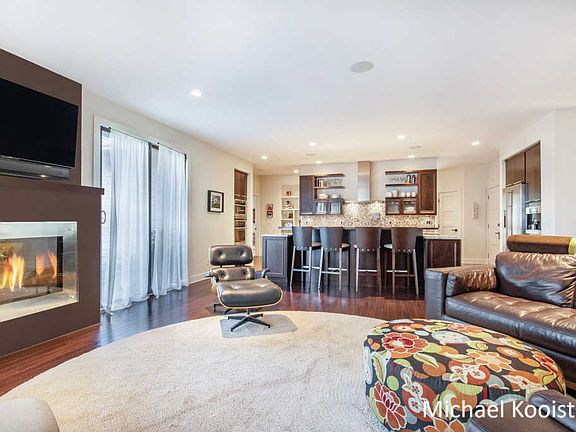 5th image of 2000 Watermark Dr SE