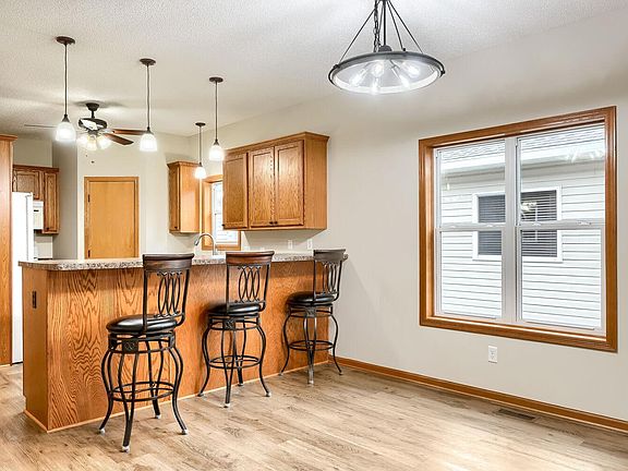 5th image of 645 Tiffany Ln