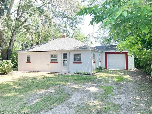 214 Court St N, Standish, MI 48658