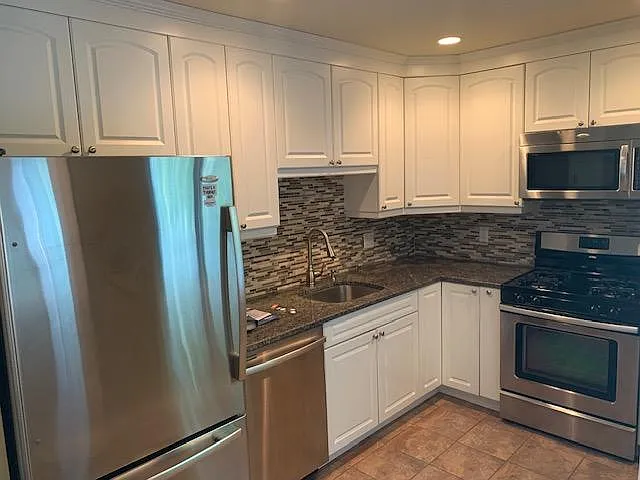 16 Greenbriar Dr — Photo 7