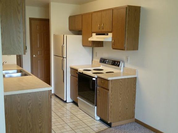 2nd image of 1655 Pyle Dr APT 1B