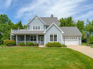 7179 Windcliff Dr, South Haven, MI 49090