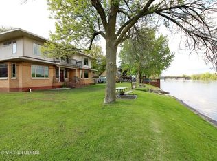 10 Beach Ct, Rockford, IL 61115