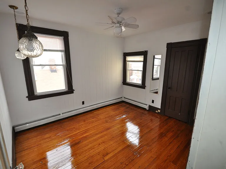 19-23 Pearl St — Photo 10