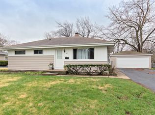 31 Miller Rd, Lake Zurich, IL 60047