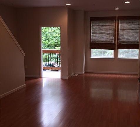 4th image of 836 SE Woodrow Ln
