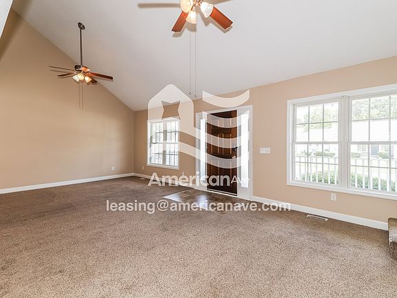 1480_003_living_room_3.jpg