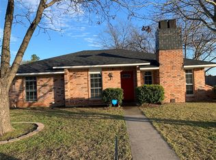 1718 Oak Post Dr, Terrell, TX 75160