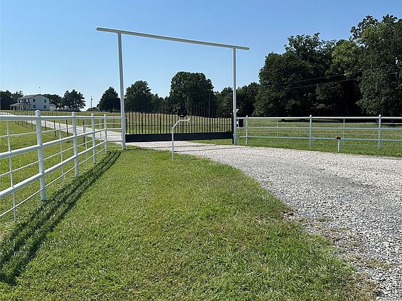 2nd image of 7587 County Road 3610