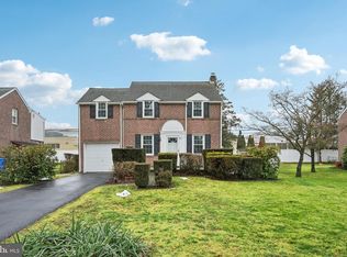 10 Pickwick Ln, Newtown Square, PA 19073
