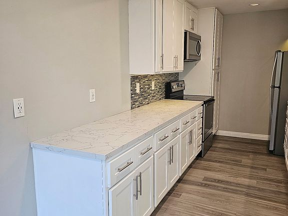 5th image of 376 S Miraleste Dr Unit 424