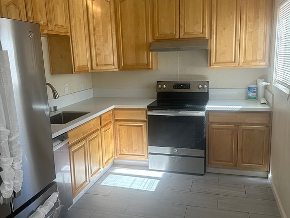 5th image of 700 Northfield Dr APT F