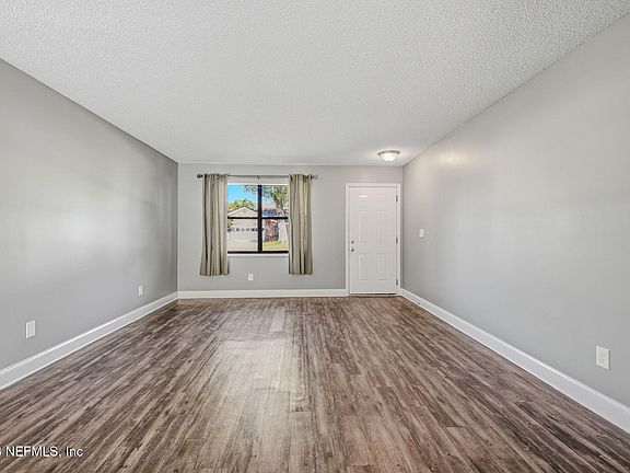 3rd image of 437 HAWAIIAN Terrace