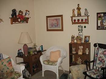 2nd image of 117 W Cartwright Ave