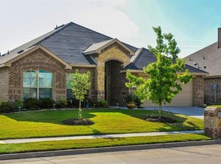 718 Westminster Dr, Midlothian, TX 76065