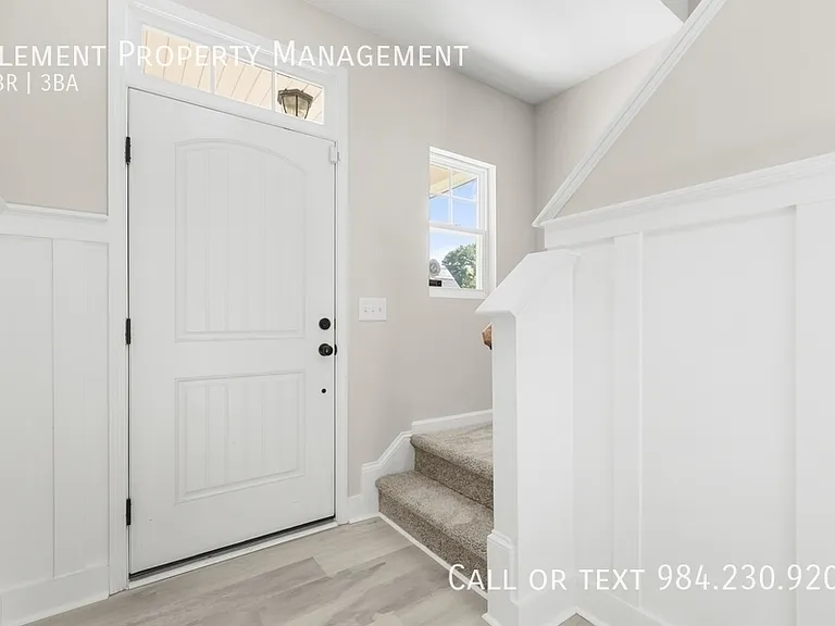 240 Quailwood Dr — Photo 3