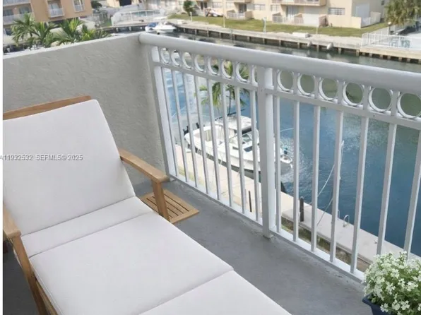 3601 NE 170th St APT 402-B, North Miami Beach, FL 33160