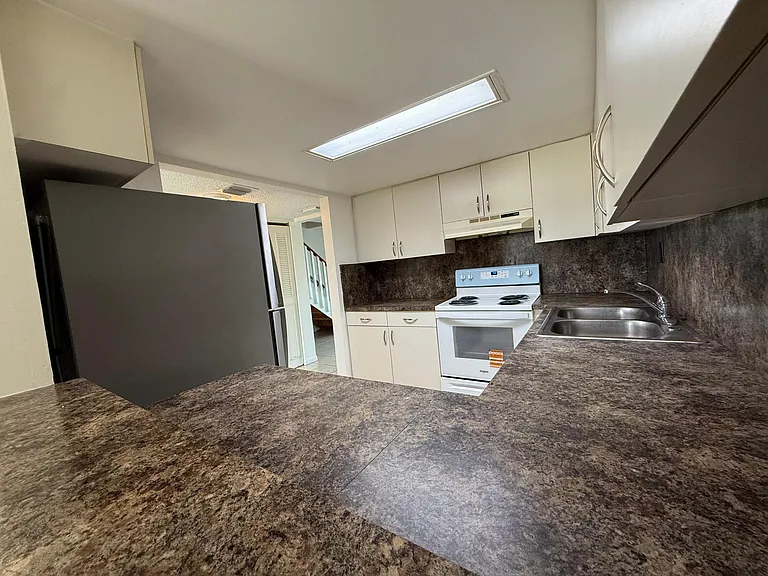 347 Gulfstream Rd — Photo 9