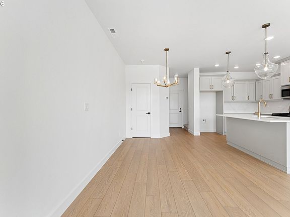 3rd image of 8583 SE Kinnaman St
