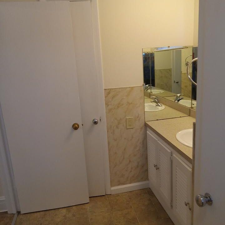2nd image of 177 Marion St #1