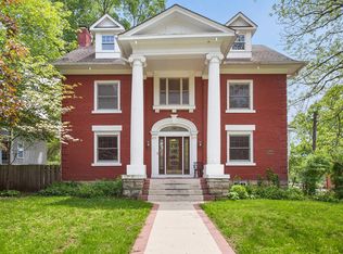 449 E Kansas St, Liberty, MO 64068