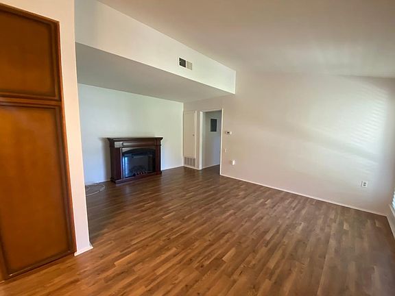 5th image of 26853 Avenue Of The Oaks Unit B