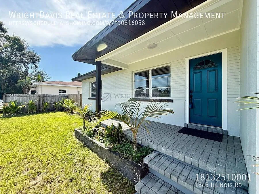 Stunning updated 3/2 in Clearwater! — Photo 3