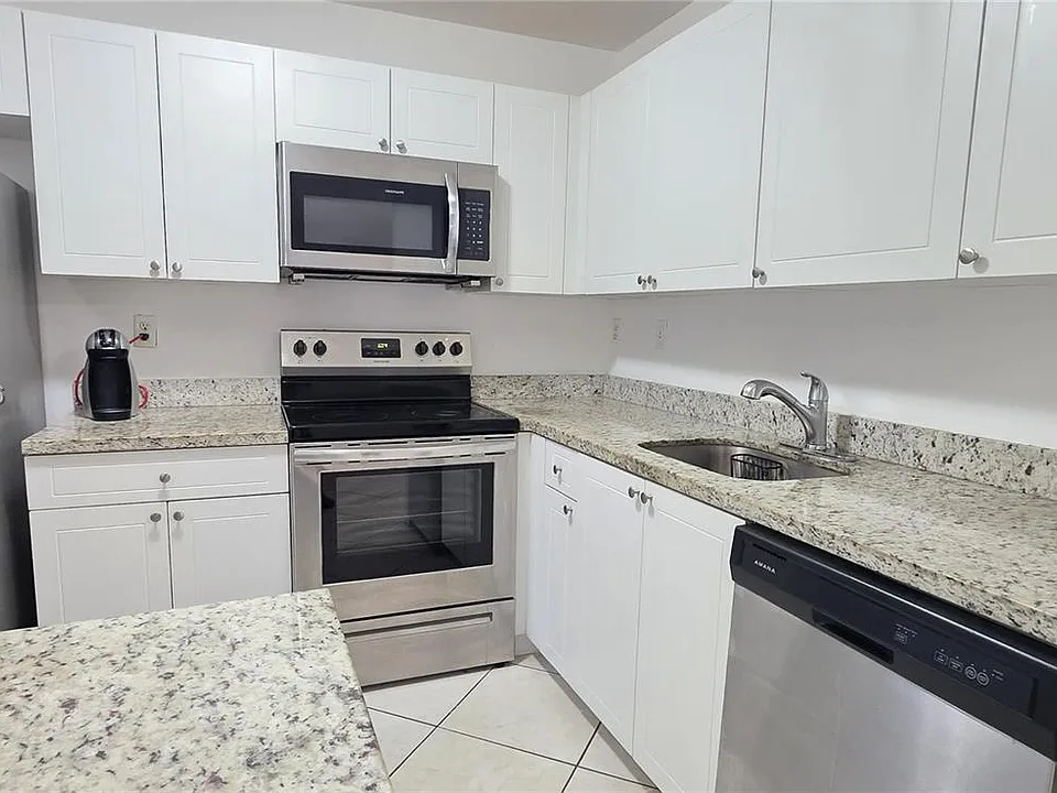 20125 NE 3rd Ct #3