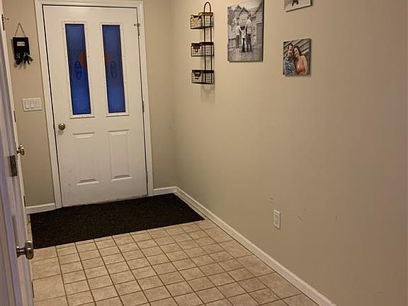 3rd image of 1174 Oakdale Cir W