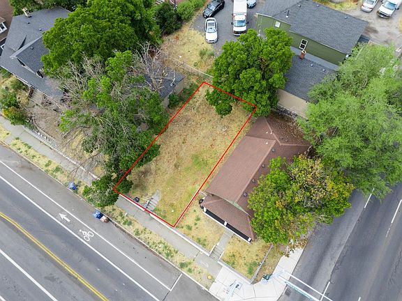 3rd image of 1606 W Maxwell Ave