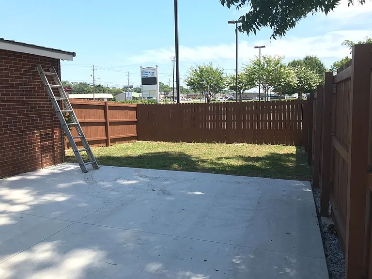 904 Snow St — Photo 17
